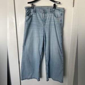 American Eagle Outfitters Light Wash Wide Leg Jeans